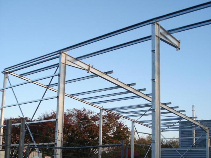 Structure métallique pour bâtiment industriel et agricole La Corrèze